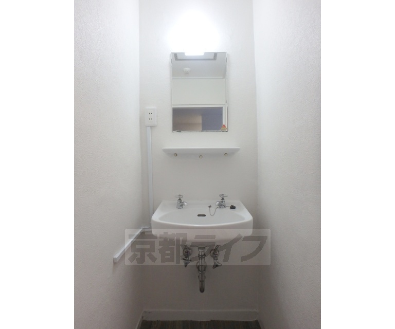 洗面設備　独立洗面台です。