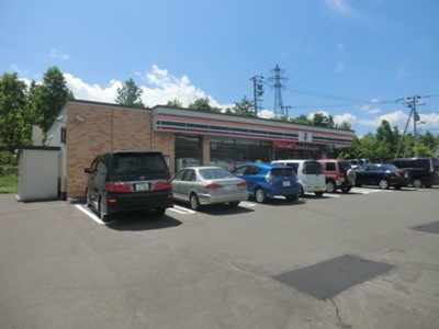 コンビニ　セブンイレブン（コンビニ）まで1134m