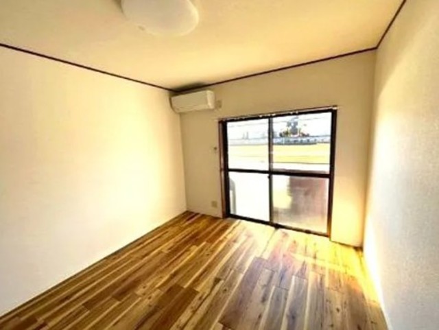 居室・リビング　１Ｆ他部屋参考。