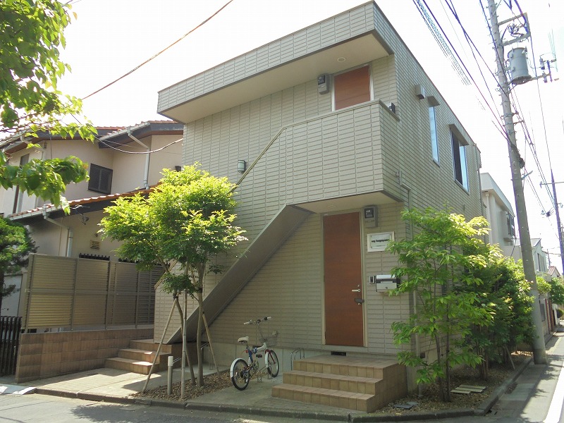 建物外観　陽当たりの良い角地です