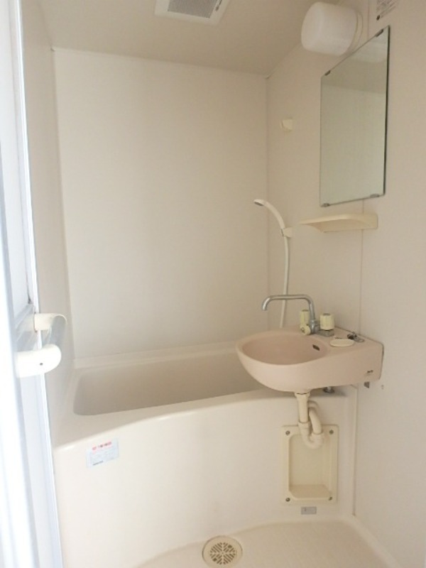 バス・シャワールーム　図面と現状に相違がある場合には現状を優先