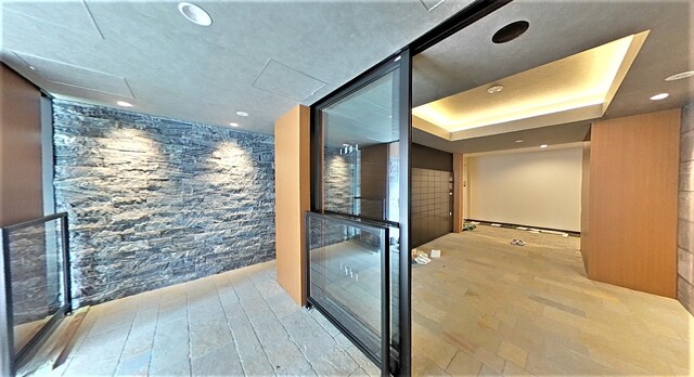 ロビー　オートロック付きのエントランス