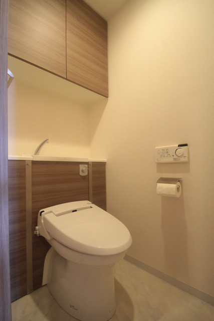 トイレ　※別室の参考写真の為、現況優先です。