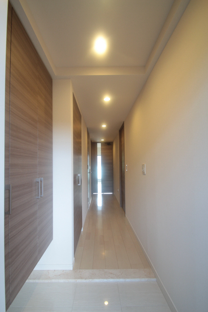 玄関　※別室の参考写真の為、現況優先です。