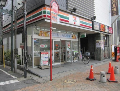 コンビニ　セブンイレブン 草加駅前西口店（コンビニ）まで369m