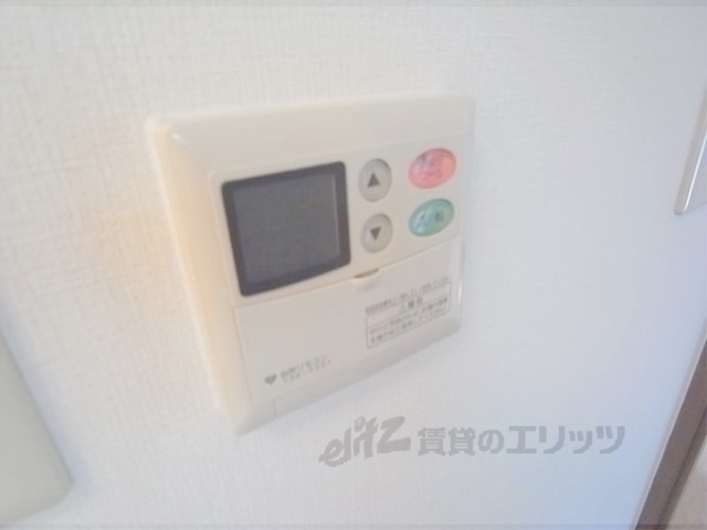 その他設備　給湯器リモコン