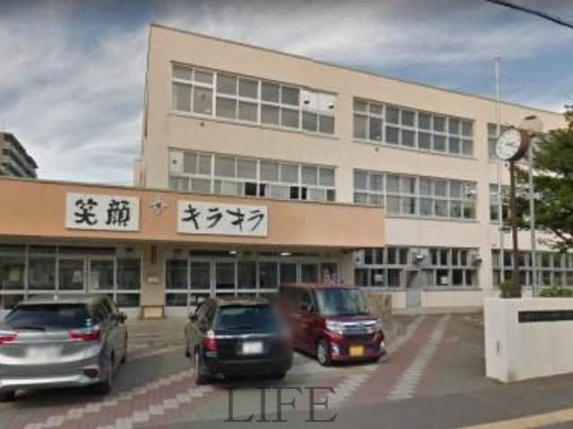 小学校　札幌市立二十四軒小学校（小学校）まで187m