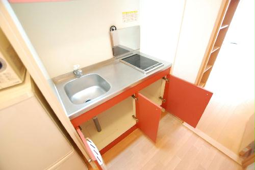キッチン　同タイプ写真の為、現況優先。