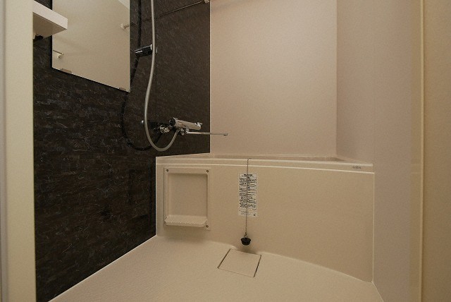 バス・シャワールーム　ゆったり過ごせるお風呂です