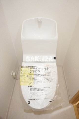 トイレ　落ち着いた色調のトイレです♪