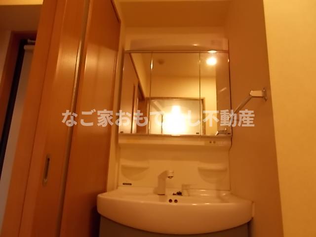 洗面設備　※写真は別号室