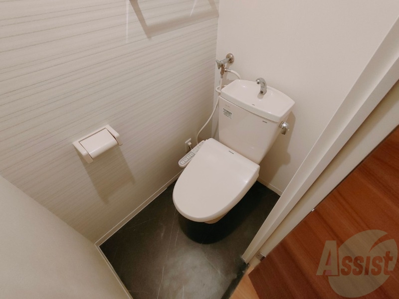 トイレ　ウォシュレット機能がついたトイレです。安心して使用できます。