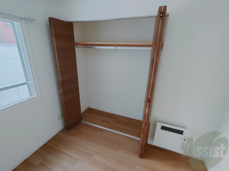 収納　寝室の収納です。部屋がすっきり片付きます。
