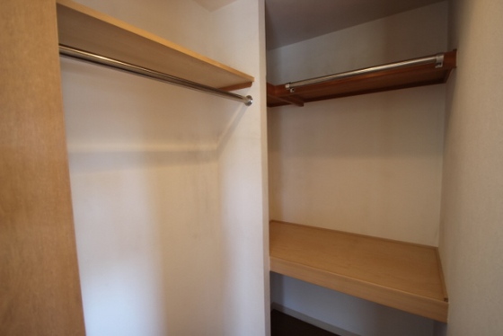収納　※他部屋の写真です。