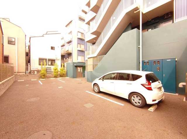 駐車場　ベルメゾン若林