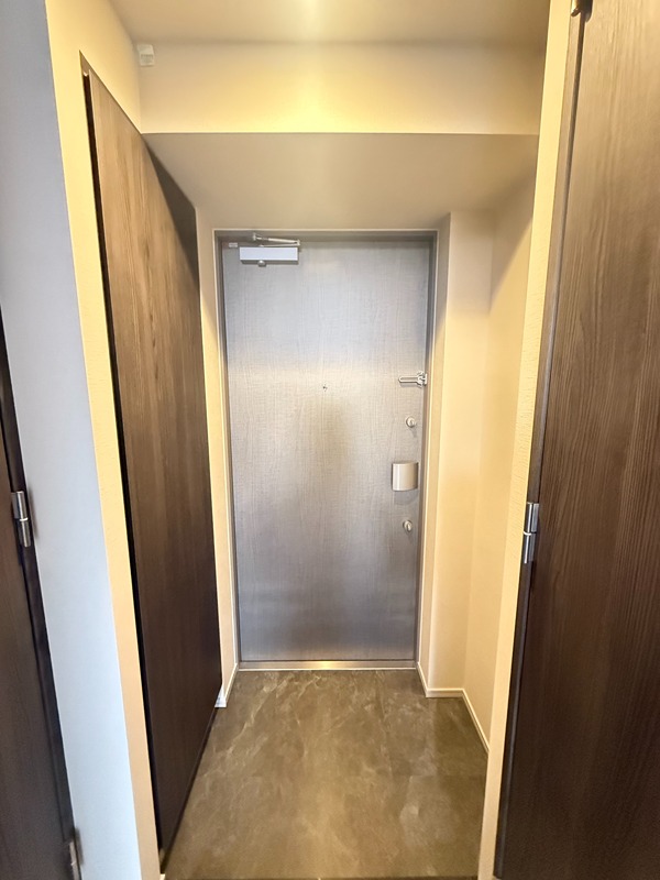 玄関　※同タイプ別階数部屋