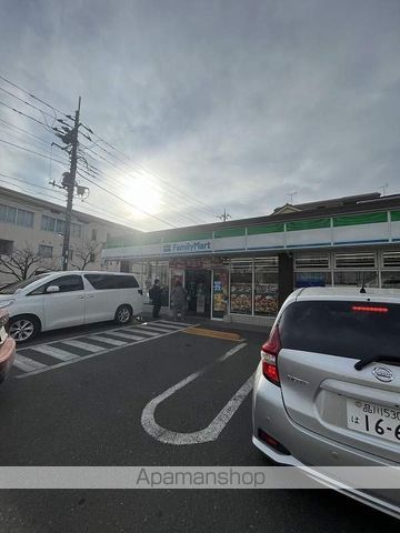 コンビニ　ファミリーマート加平三丁目店（コンビニ）まで1606m