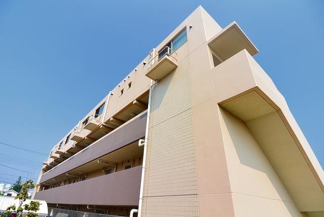 建物外観　～閑静な住宅街に立地～