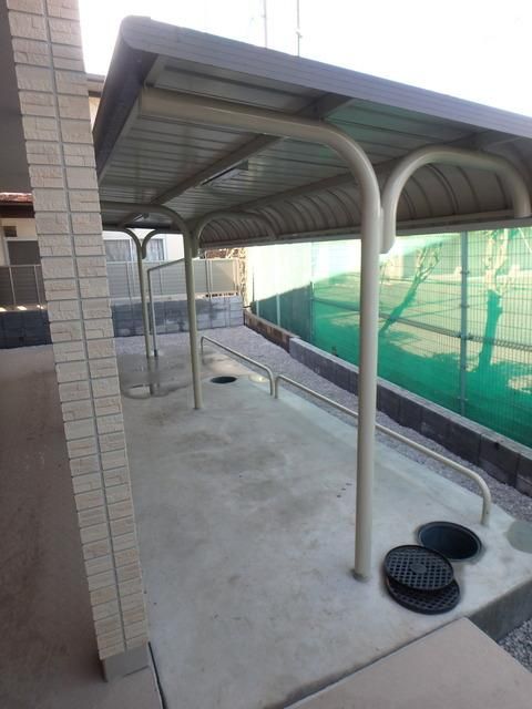 エントランス　★屋根付き駐輪場★
