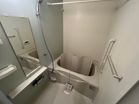 バス・シャワールーム　※別部屋の写真です