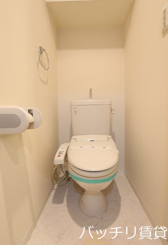 トイレ　写真は別号室の為、現状優先になります。
