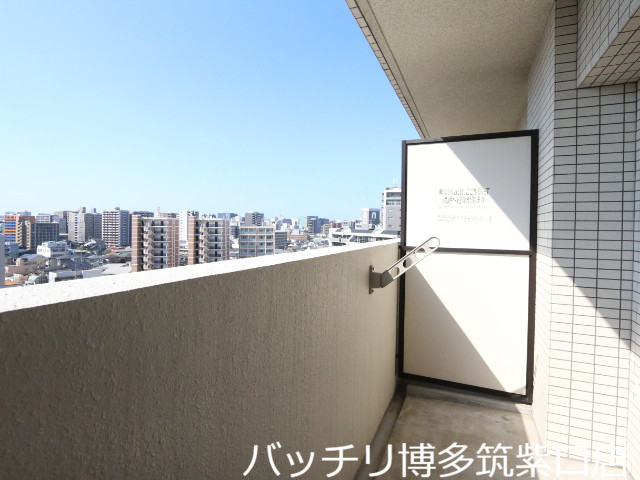 バルコニー　写真は別号室の為、現状優先になります。