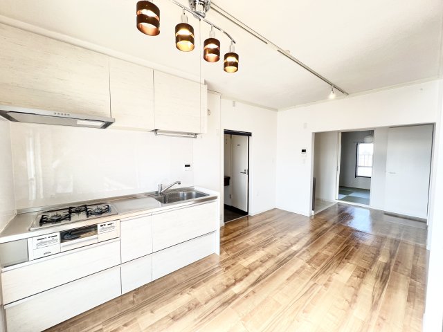 居室・リビング　※別部屋参考写真