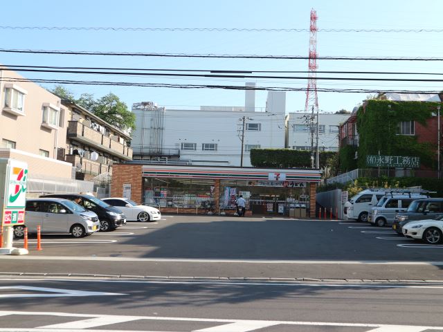 コンビニ　セブンイレブン（コンビニ）まで50m