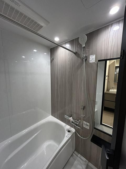 バス・シャワールーム　別部屋参考写真