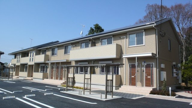 建物外観　インターネット無料　南向きで日当たり良好