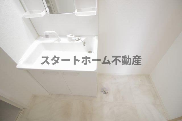 洗面設備　コンパクトで使いやすい洗面所