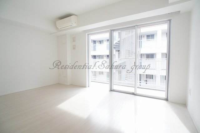 居室・リビング　使いやすい形の為、レイアウトを楽しめます♪