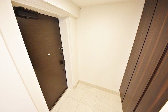 玄関　お部屋探しは株式会社　タウンハウジング　までお気軽にお問合…