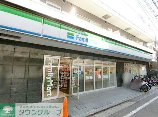 コンビニ　ファミリーマート西麻布霞町店（コンビニ）まで180m