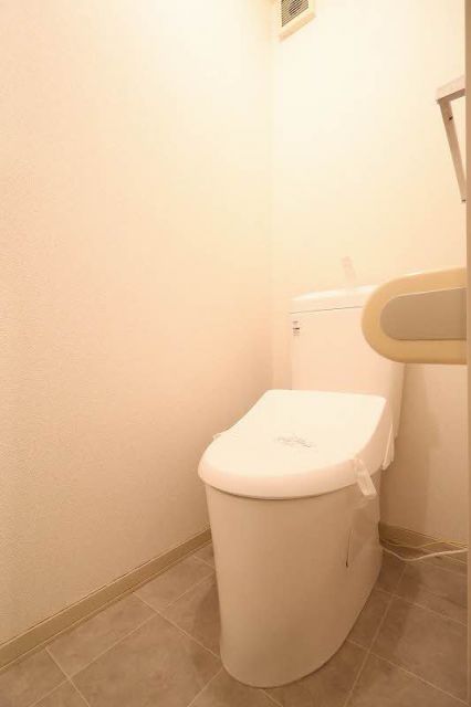 エモーション B棟のトイレ写真