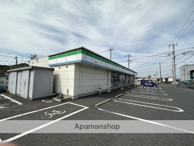コンビニ　ファミリーマート里庄里見店（コンビニ）まで5321m