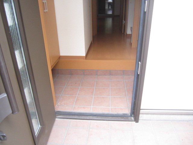玄関　Lucent House