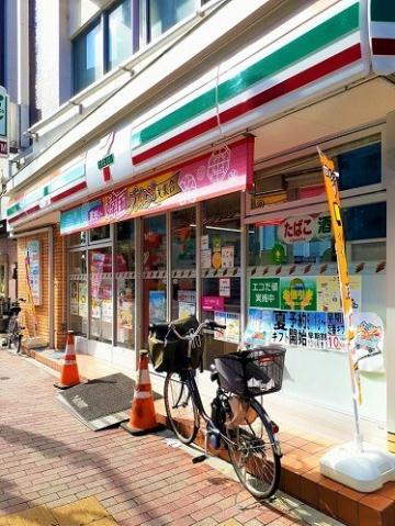 コンビニ　セブンイレブン目白５丁目目白通（コンビニ）まで104m