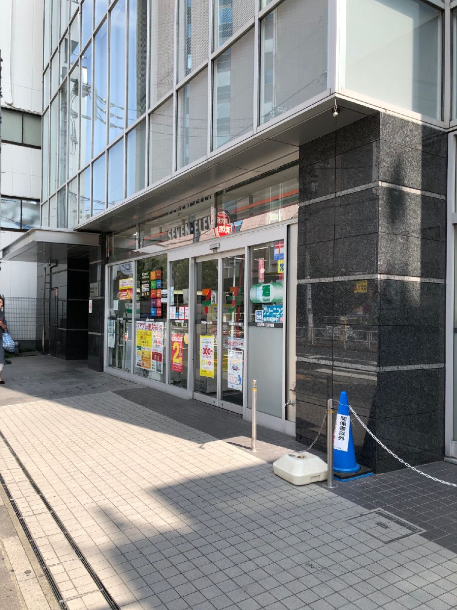 コンビニ　セブン-イレブン 代々木イースト店（コンビニ）まで81m