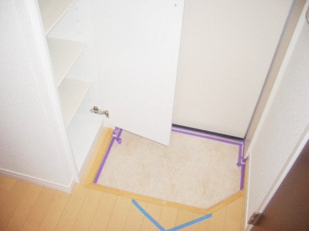 玄関　下駄箱付き