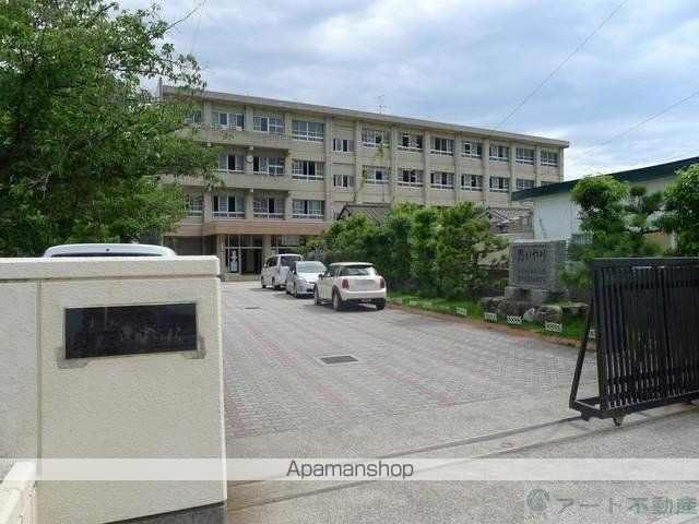 中学校　三津浜中学校（中学校）まで1028m