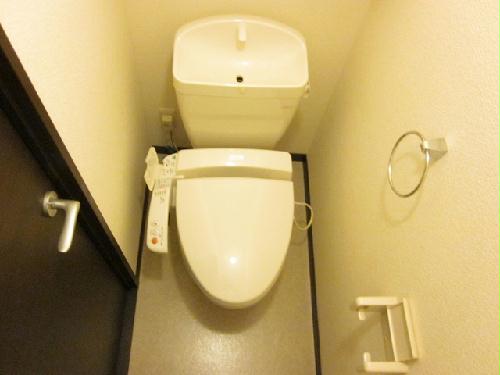 トイレ　温水洗浄便座付きで嬉しい