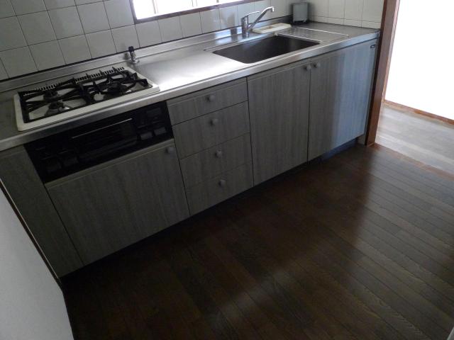 キッチン　※同タイプ部屋の写真です。
