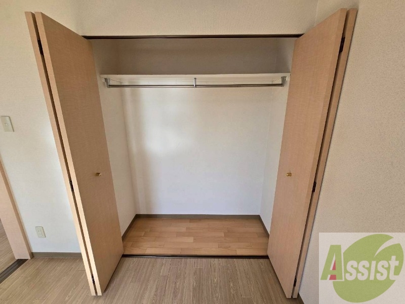 収納　寝室のクローゼットです。部屋がすっきり片付きます。
