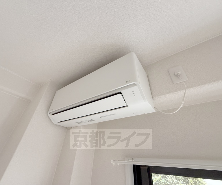 眺望　マンションのエントランスの廊下。