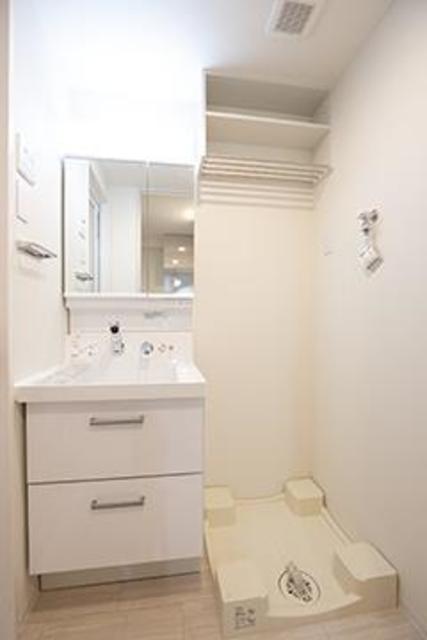 洗面設備　※写真は同タイプ住戸です。