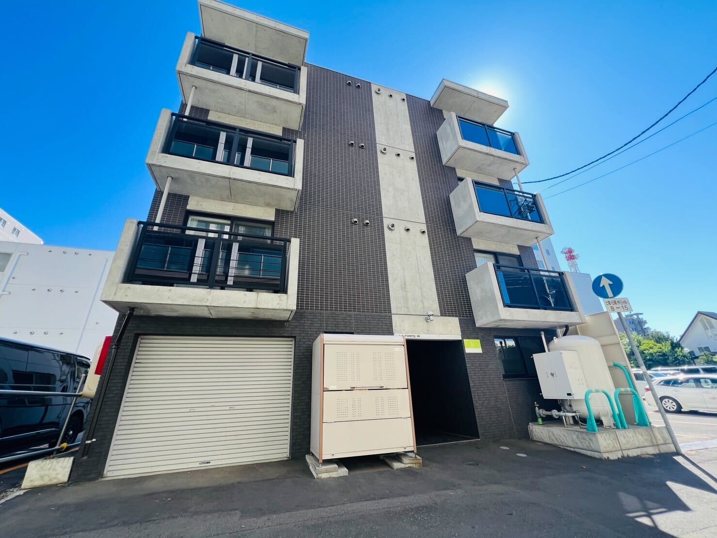 建物外観　月に2回、建物の清掃・巡回を行っています！