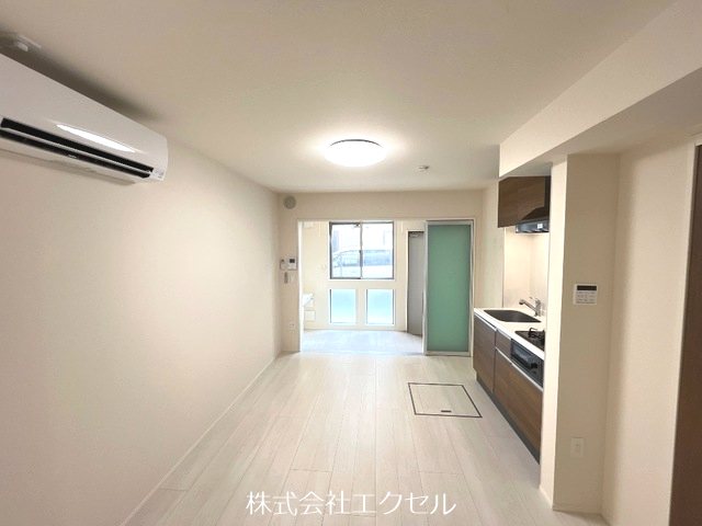 居室・リビング　エアコン・床下収納完備の綺麗なリビング♪