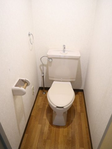 トイレ　キレイな個室空間です