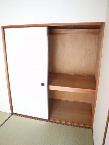 収納　お洋服もたくさんしまえますよ